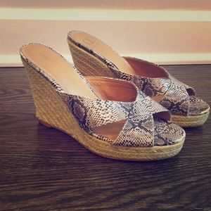 Faux snake skin wedges, size 8